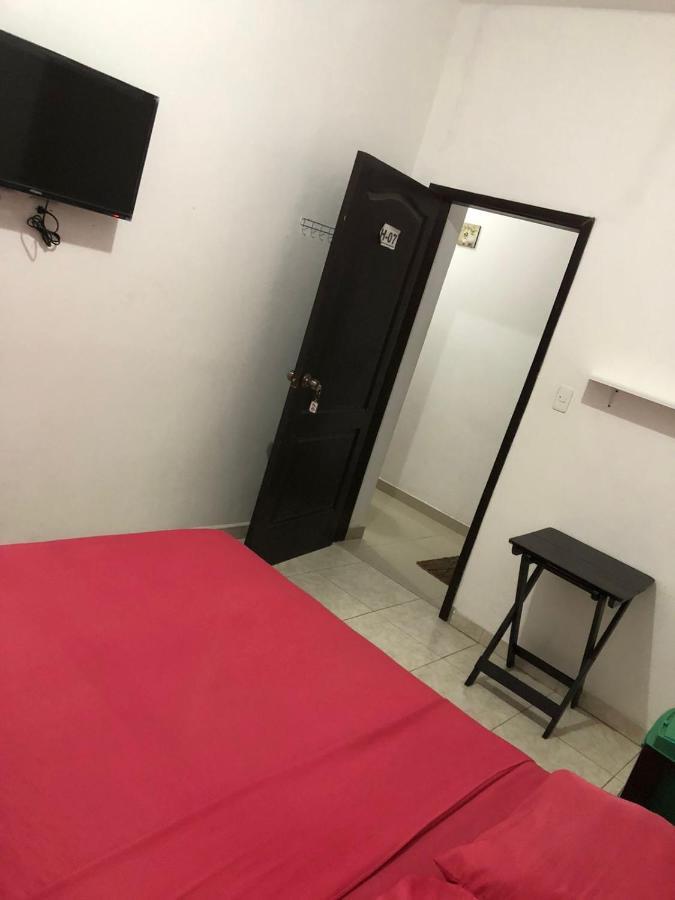 Hostal Playa Imperial 만타 외부 사진